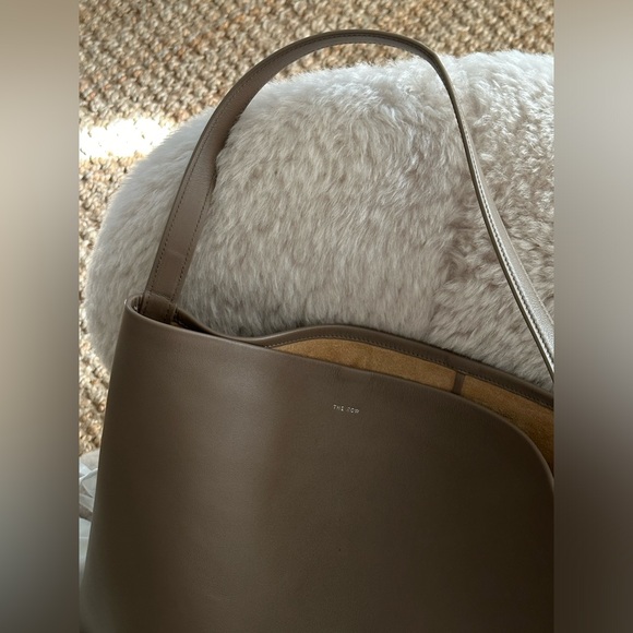 The Row Park Tote Large in French Gray, Smooth Leather - Picture 3 of 6